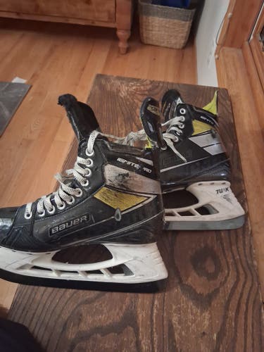 Bauer Size 7.5 Supreme Ignite Pro Hockey Skates Regular Width 7.5 (Used)