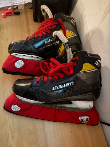 Bauer Supreme Hockey Goalie Skates Regular Width 10.5 (Used)