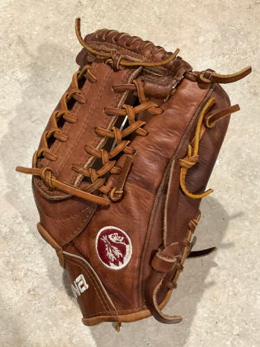 Nokona Walnut RHT Infield Baseball Glove 11.5" (Used)