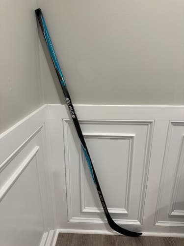 Senior BLAZE Hockey DNA Hockey Stick P28 77 Flex (New Brand!