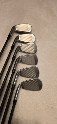 Men's 2021 Cleveland Launcher XL Halo Right Handed Iron Set Regular Flex Graphite Shaft 35.5" (Used)