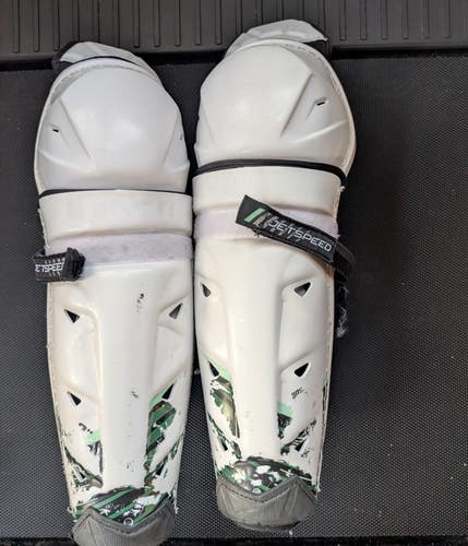 Junior CCM JetSpeed FTW 12" Shin Pads (Used)