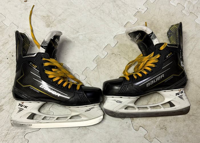 2024 Bauer Supreme M40 Hockey Skates 7.5 (Used)