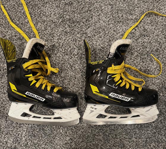 Bauer Supreme M4 Hockey Skates Regular Width Size 3 (Used)