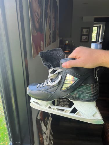 True Custom Pro Hockey Goalie Skates Regular Width Pro Stock 10 (Used)