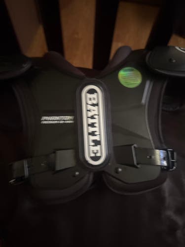 Medium Youth Battle Phantom Shoulder Pads (Used)