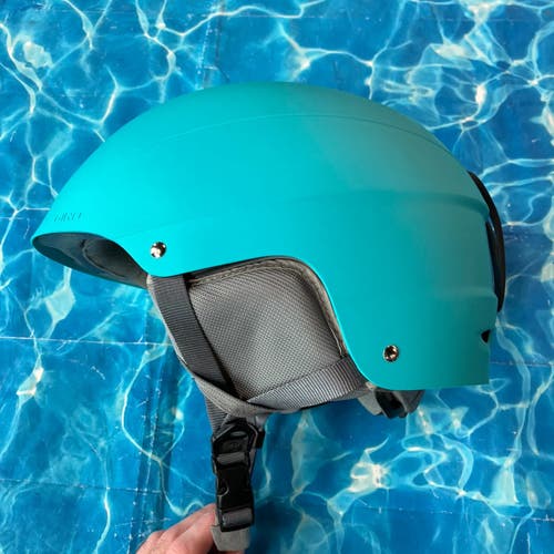 Large Giro Bevel Ski Helmet (Used)