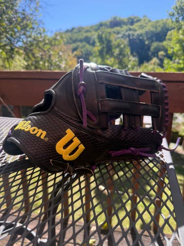 2025 Wilson A2K RH Outfield Baseball Glove 12.75" (Used)
