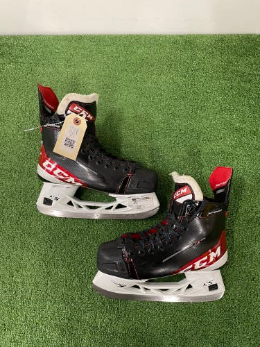 Junior CCM JetSpeed FT475 Hockey Skates Regular Width Size 3 (Used)