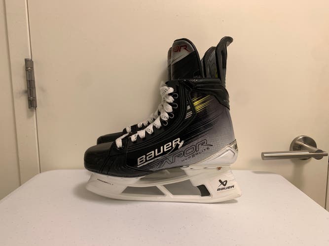 Bauer Vapor Hyperlite 2 Hockey Skates 7 Fit 3 (Used)