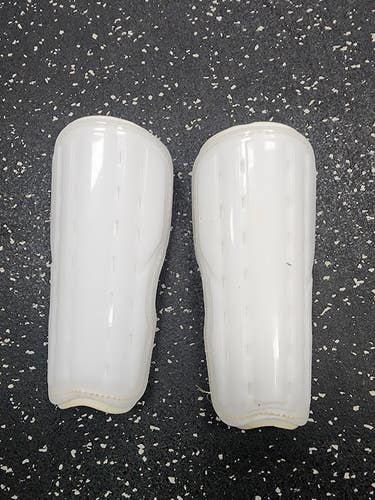 Used Soccer Shin Guards Youth White SM 11849-S000045663