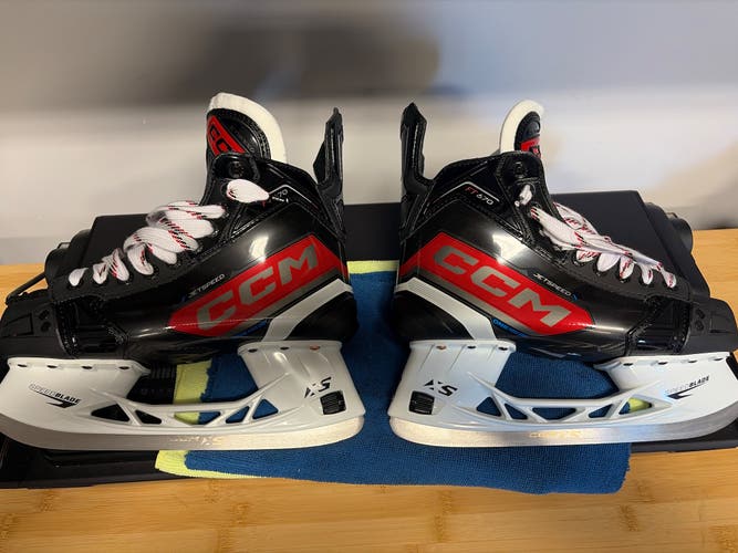 Black 2023 CCM JetSpeed FT670 Hockey Skates Regular Width 6.5 (New)