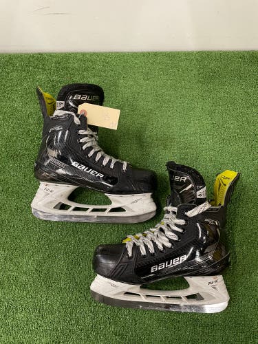 Intermediate Bauer Supreme Ignite Pro+ Hockey Skates 6.5 (Used)