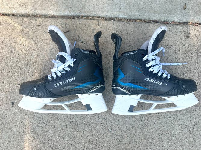 Black 2024 Bauer Supreme Shadow Hockey Skates Regular Width Pro Stock 7.5 (Used)