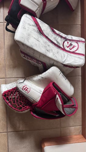 Warrior G2 Ritual Goalie Gloves (Senior)
 Regular (Used)