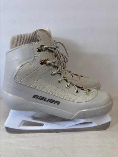 White Bauer Tremblant Hockey Skates Regular Width 9 (Used)