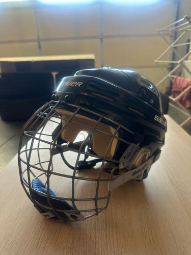 Large Bauer 4500 Helmet -Like New