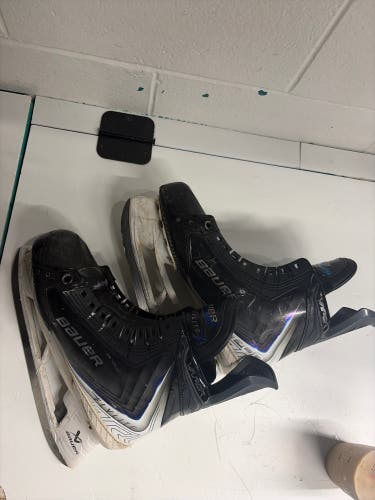 2025 Bauer Vapor Flylite Hockey Skates Regular Width 8 (Used)