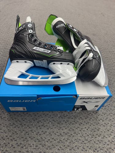 Bauer XLS Hockey Skates Size 1 (New)