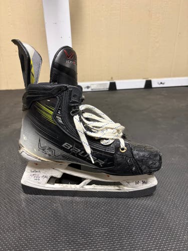 2023 Bauer Vapor Hyperlite 2 Hockey Skates Pro Stock 7.5 (Used)