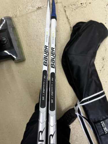 Senior Bauer Vapor Hyperlite Regular Goalie Stick (New)