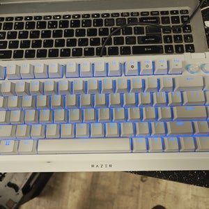 Razer BlackWidow V4 75% Mechanical Gaming Keyboard, Orange Tactile, White
