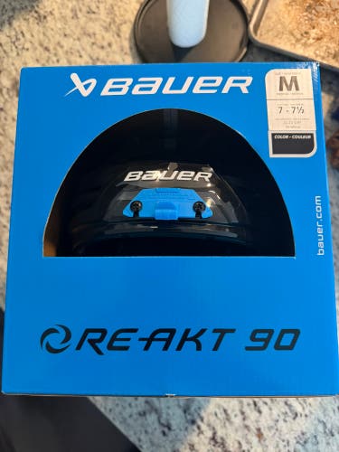 Medium Bauer Re-Akt 90 Helmet (New)