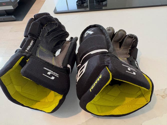 Bauer Supreme Mach Gloves 9" (Used)