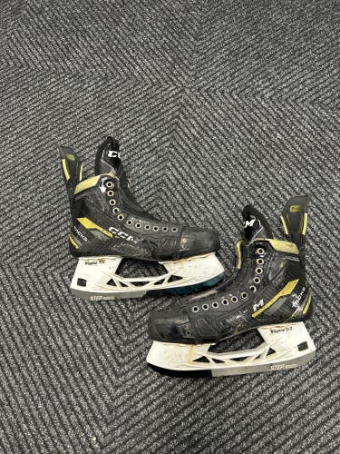 Black 2022 CCM AS-V Pro Hockey Skates Regular Width 9 (Used)