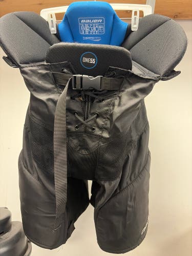 Senior Large Bauer Supreme One55 Hockey Pants (Used)