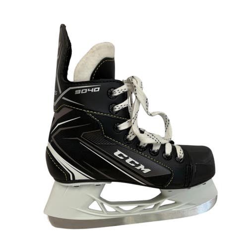 Used CCM 9040 Junior Hockey Skates Size 1 11406-S000113170
