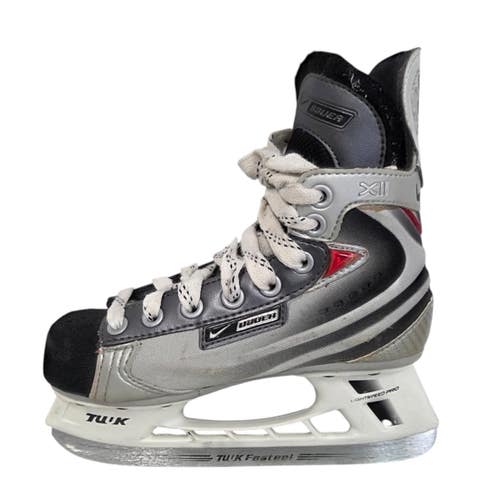 Used Bauer NIKE VAPOR XII Youth Hockey Skate Youth 13.0 11406-S000111231