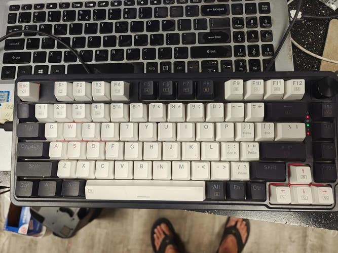 Redragon K673 PRO Wireless 81 Key RGB Gasket Gaming Keyboard Scroll Knob
