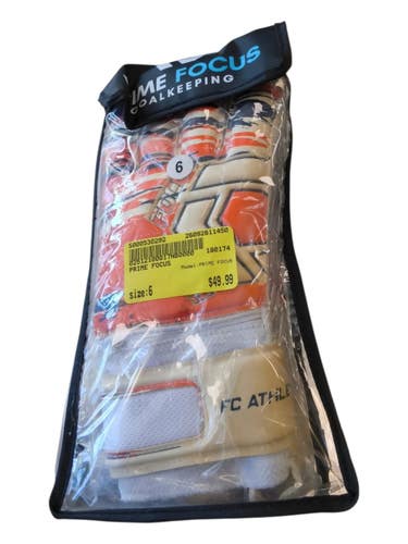 Used PRIME FOCUS Soccer Goalie Gloves None 6 11450-S000530292