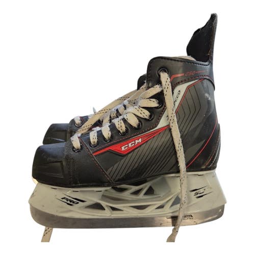 Used CCM JETSPEED Intermediate Hockey Skate Intermediate 3.5 11450-S000530048
