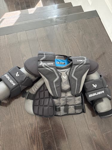 Small / Medium Bauer GSX Goalie Chest Protector (Used)