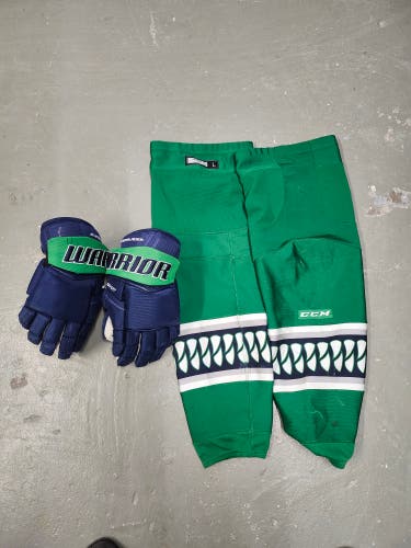 Florida Everblades Warrior 14" Covert Gloves W/Large Socks