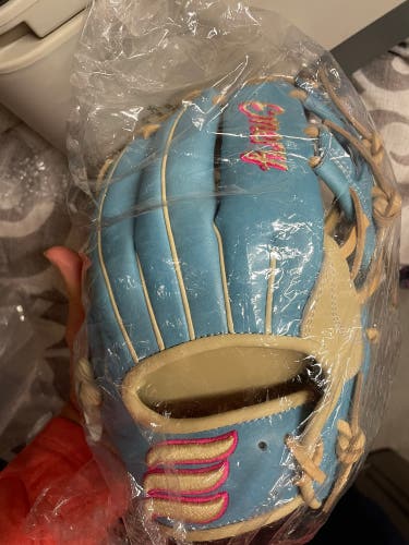 EMERY 7107Y YOUTH GLOVE - BLONDE / LIGHT BLUE 11.25” Right Hand Throw