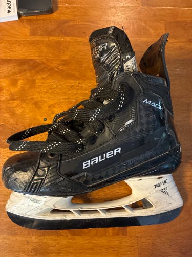 2022 Bauer Supreme Mach Hockey Skates Size 4.5 (Used)