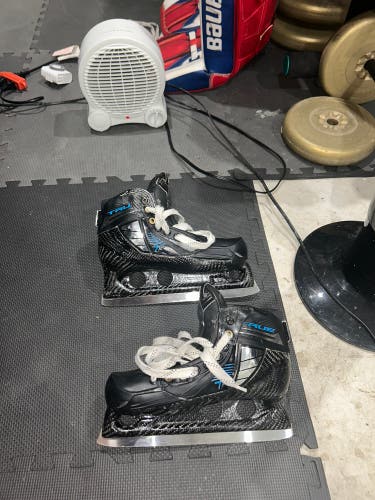 True One Piece Hockey Goalie Skates Regular Width 7 (Used)