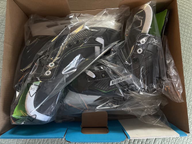 Bauer XLS Hockey Skates Regular Width Size 3 (New)