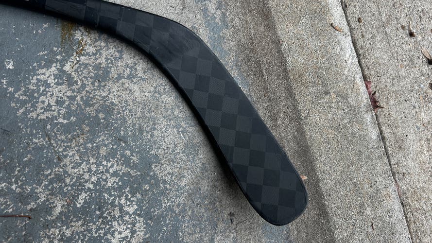 Senior Bauer Vapor Flylite Hockey Stick P88 77 Flex Pro Stock (Used but barely)