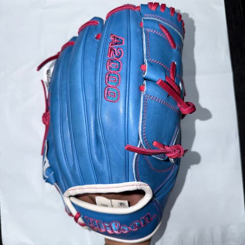 Limited Edition Wilson Love The Moment Autism Awareness A2000 RH Pitcher's Baseball Glove 12" (New)