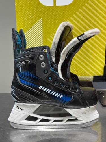 Bauer BAUER X Hockey Skates Size 2 (Used)