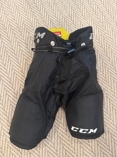 Junior Small CCM HP9550 Hockey Pants (Used)