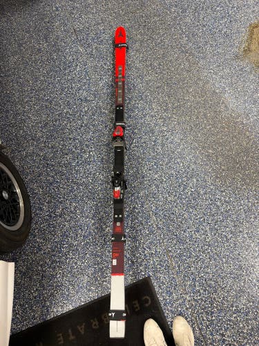 Atomic 220 cm Skis With Bindings (New)