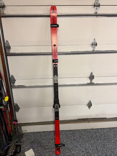 Atomic 218 cm Skis Without Bindings (New)