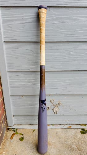 Victus V-Cut Bat (-3) 33" (Used)