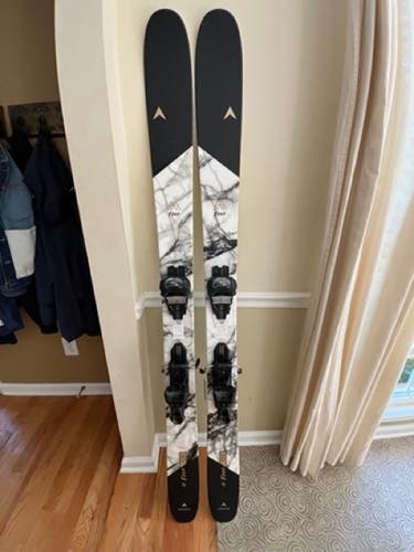 Unisex 2024 Dynastar 172 cm All Mountain M-Free 108 Skis With Bindings Max Din 14 (Used)