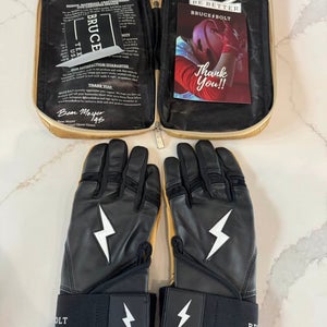 Bruce Bolt Premium Pro Long
Cuff Batting Gloves - Size Adult
Small